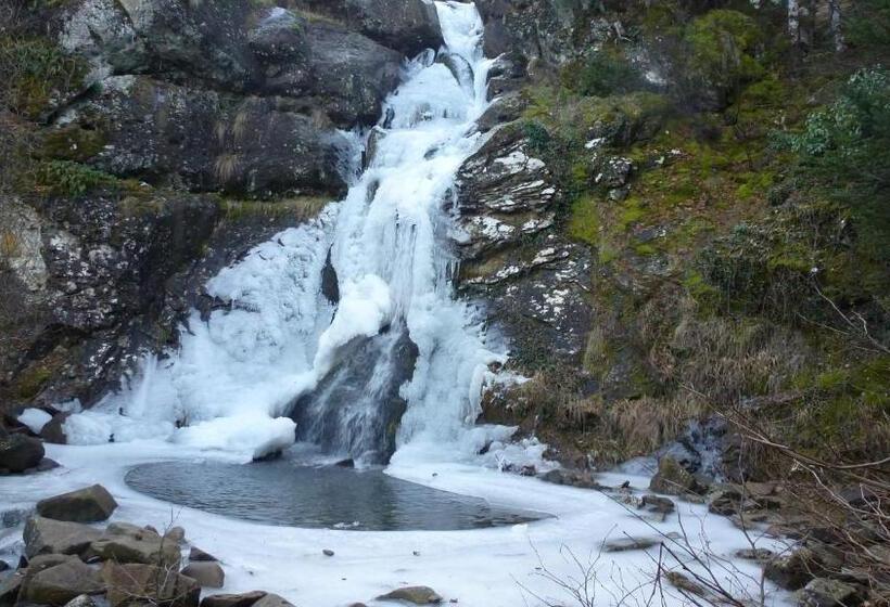 בית מלון כפרי Ta Petrina