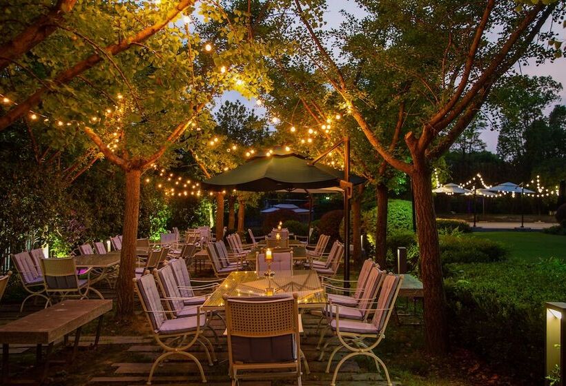 هتل Doubletree By Hilton Shanghai Hongqiao