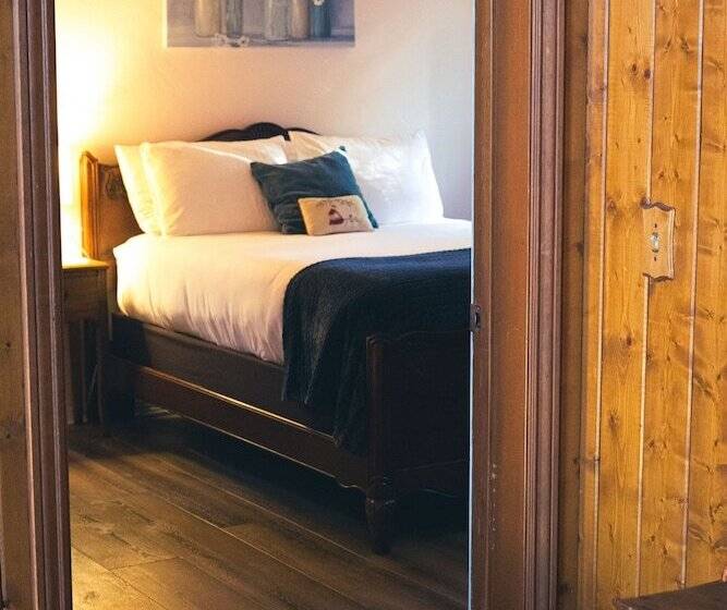 호텔 Tucker Peak Lodge