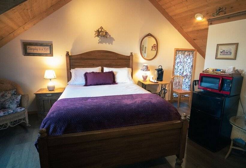 בית מלון כפרי Tucker Peak Lodge