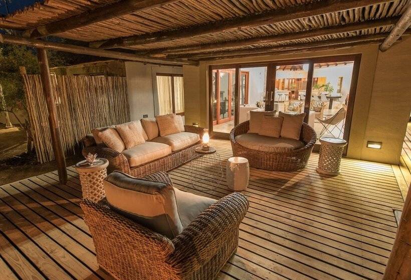 Отель Unembeza Boutique Lodge & Spa