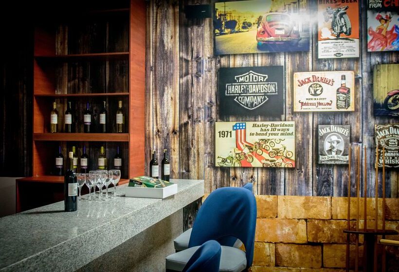 Wyndham Manta Sail Plaza Hotel And Convention Center