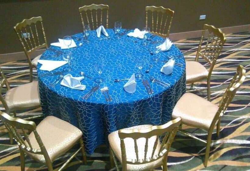 Wyndham Manta Sail Plaza Hotel And Convention Center