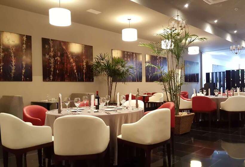 Wyndham Manta Sail Plaza Hotel And Convention Center