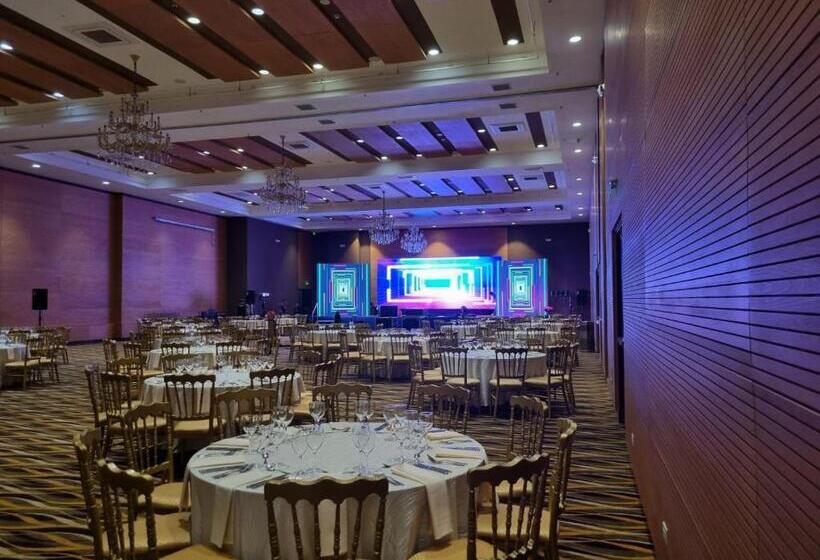 Wyndham Manta Sail Plaza Hotel And Convention Center