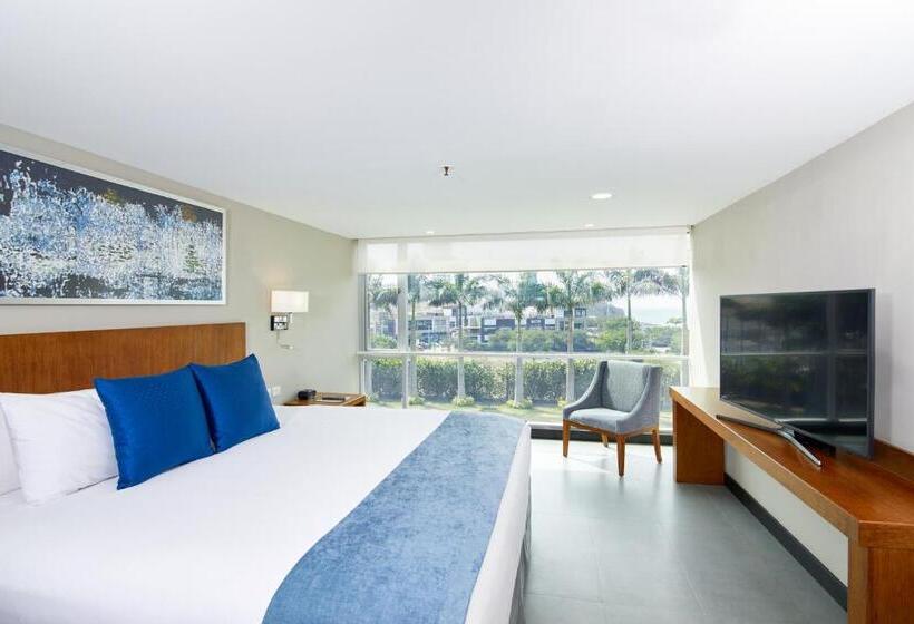 Wyndham Manta Sail Plaza Hotel And Convention Center