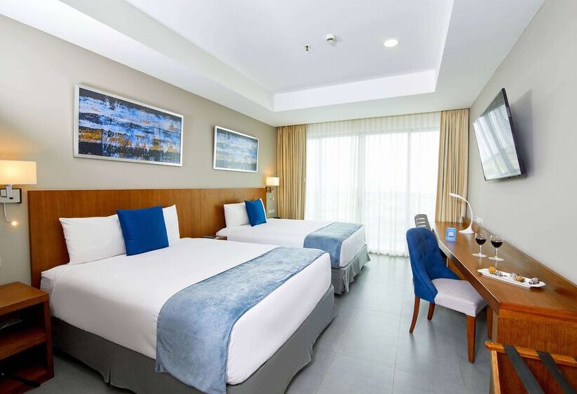 Wyndham Manta Sail Plaza Hotel And Convention Center