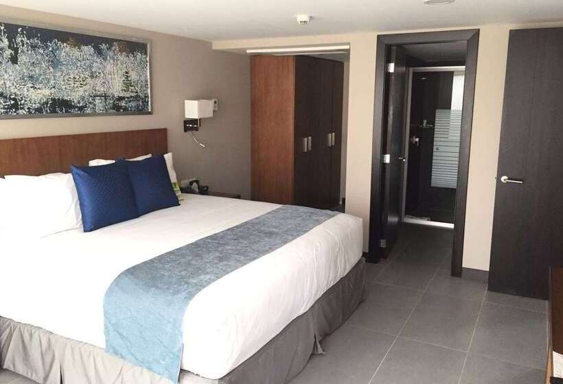 Wyndham Manta Sail Plaza Hotel And Convention Center