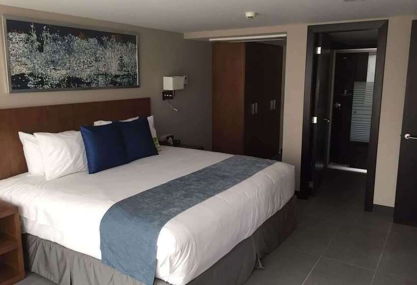 Wyndham Manta Sail Plaza Hotel And Convention Center