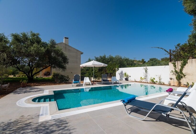 Koxyli Studios & Apartments