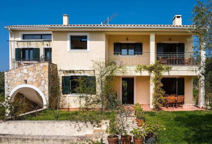 Koxyli Studios & Apartments