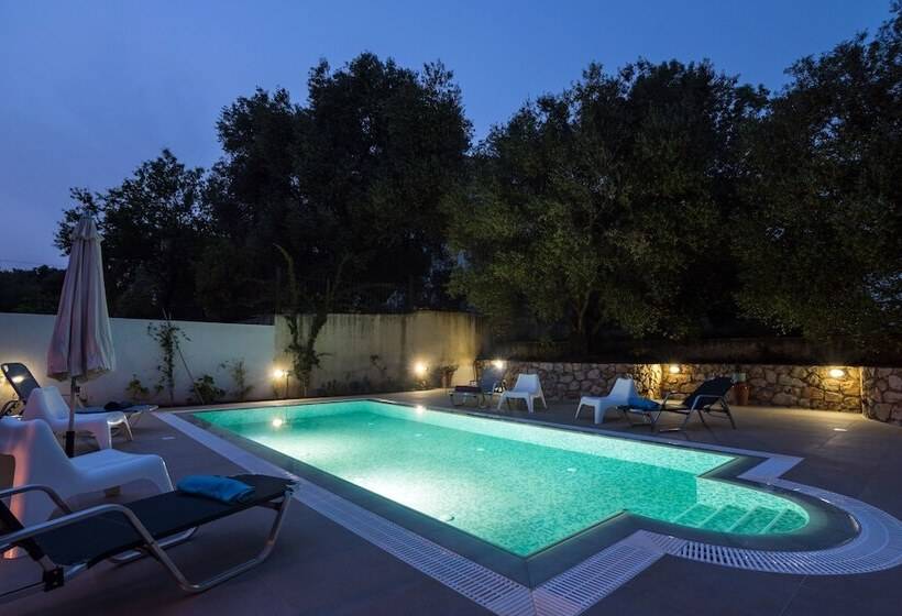 Koxyli Studios & Apartments