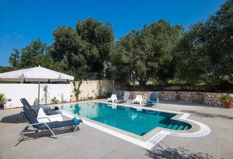 Koxyli Studios & Apartments