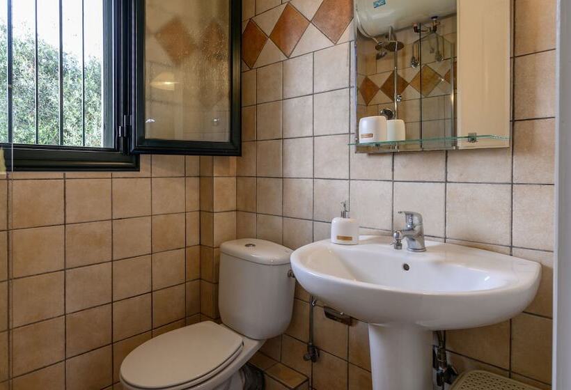 Koxyli Studios & Apartments