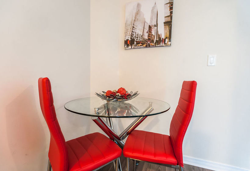 Life Suites  Front And Spadina