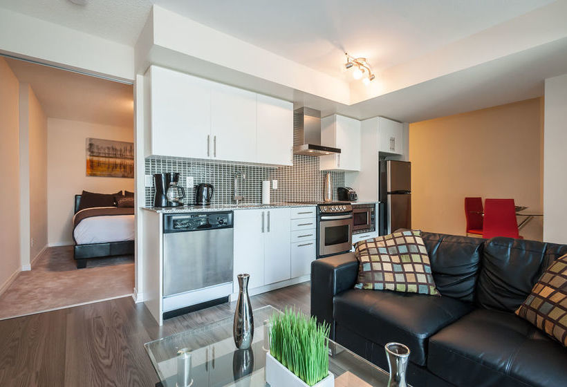 Life Suites  Front And Spadina