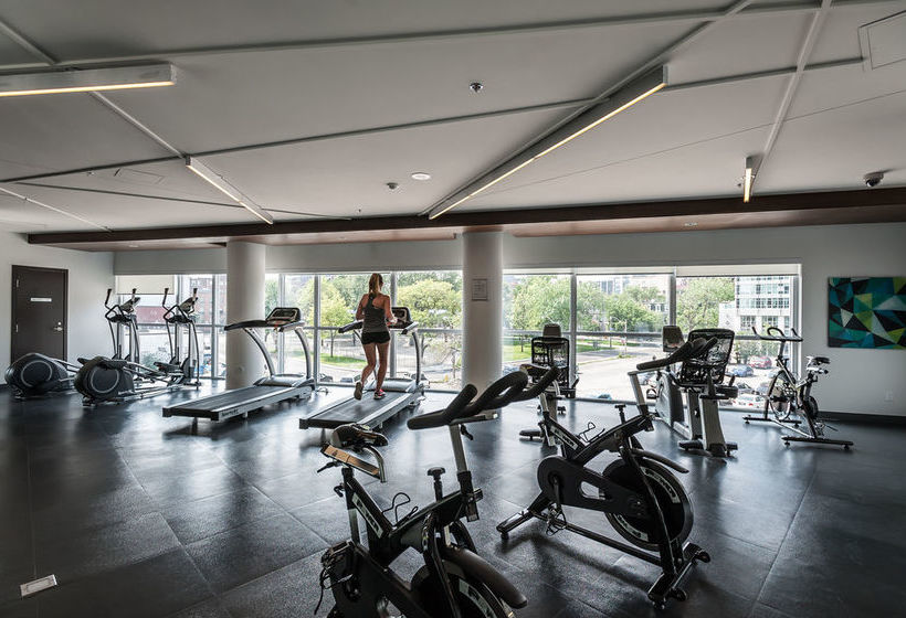 Life Suites  Front And Spadina