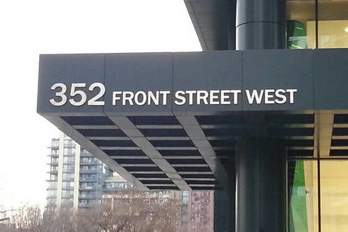 Life Suites Front And Spadina