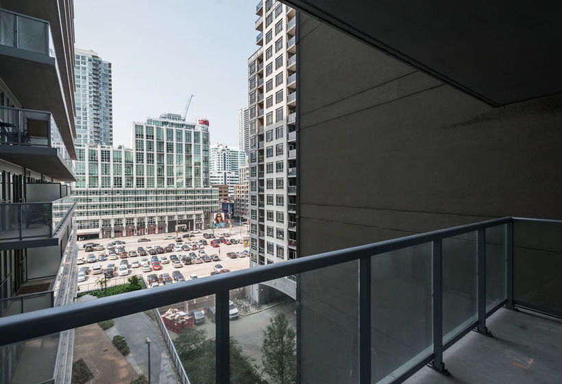 Life Suites  Front And Spadina