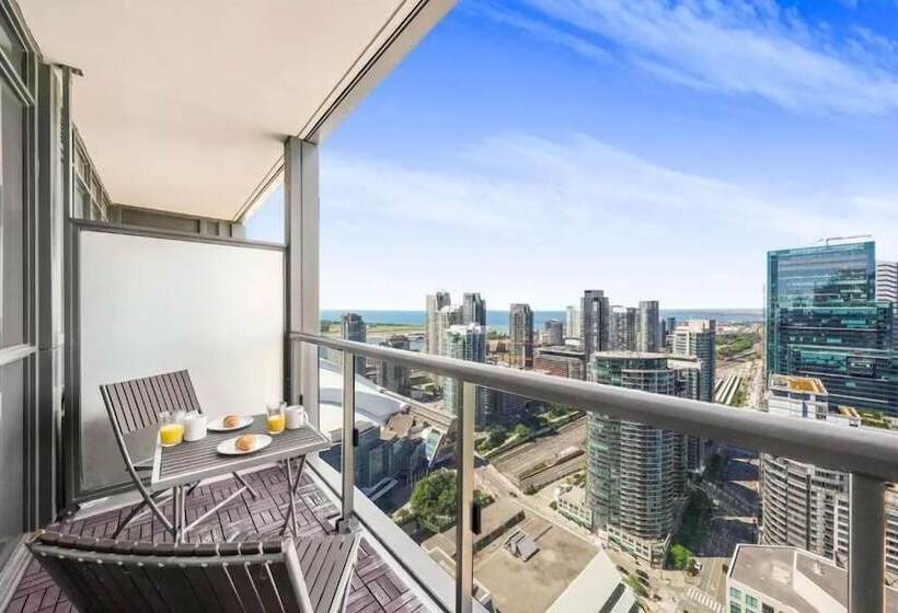 Life Suites Loft  Cn Tower