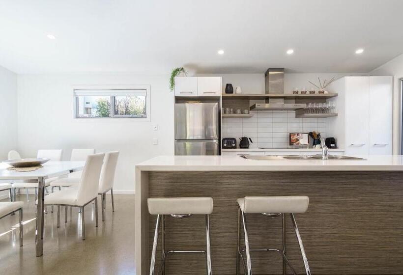 Living The Beach Dream Pets, Wifi, 4 Bdrm, 450m Shops