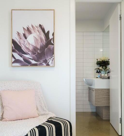 Living The Beach Dream Pets, Wifi, 4 Bdrm, 450m Shops