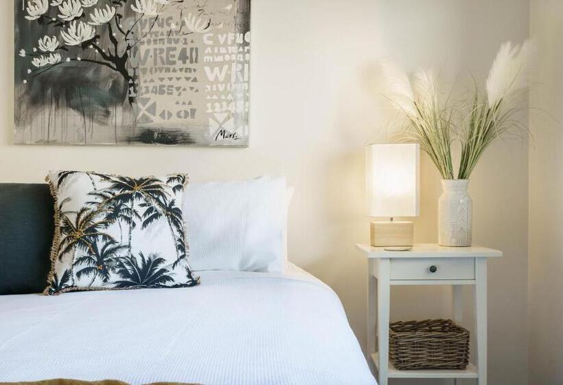 Living The Beach Dream Pets, Wifi, 4 Bdrm, 450m Shops