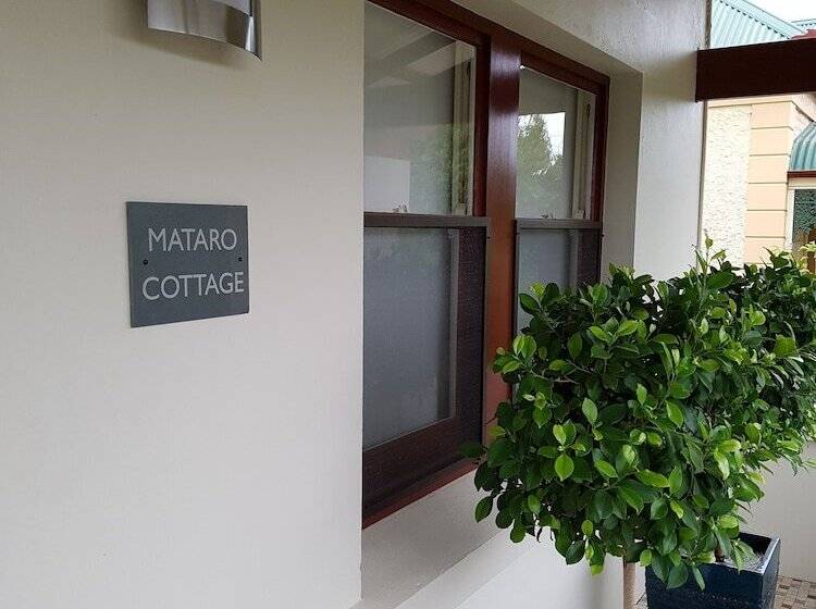 Mataro Cottage