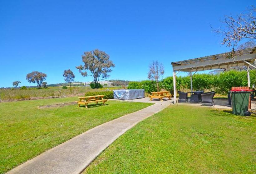 فندق على الطريق The Hallows Accommodation