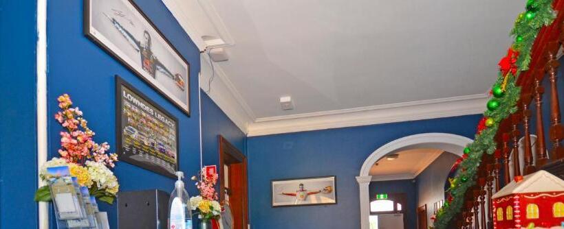 فندق على الطريق The Hallows Accommodation