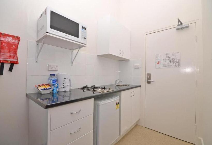 فندق على الطريق The Hallows Accommodation