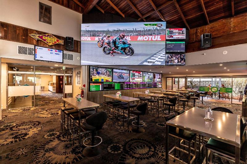 مُتل Warners At The Bay