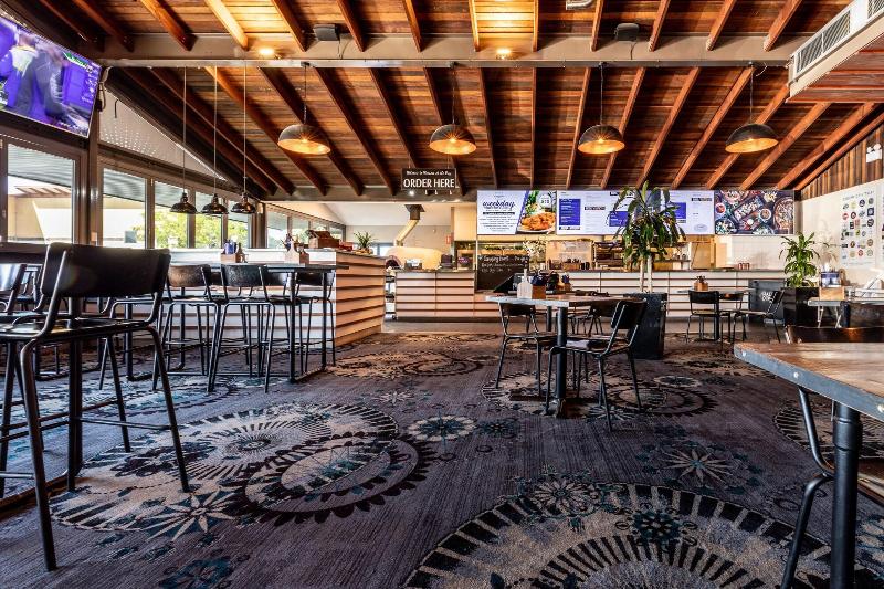 مُتل Warners At The Bay