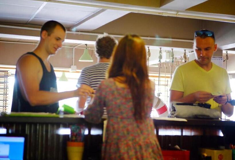 Non La Mer Hostel Bed & Yoga