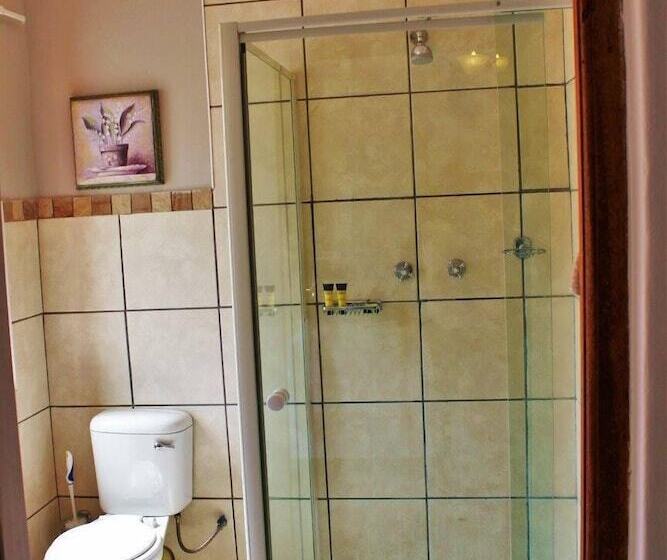 ペンション By The Way Guesthouse