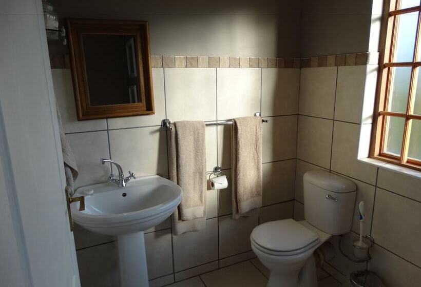 ペンション By The Way Guesthouse