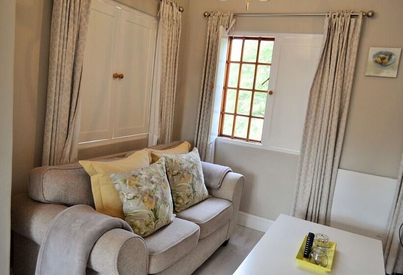 ペンション By The Way Guesthouse