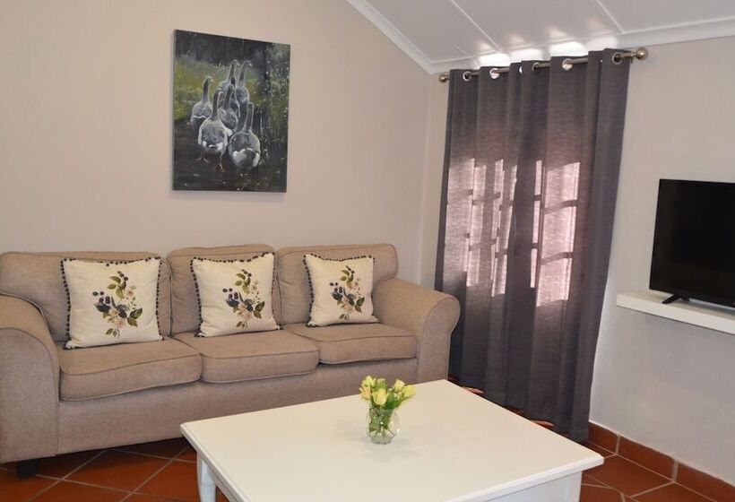 ペンション By The Way Guesthouse