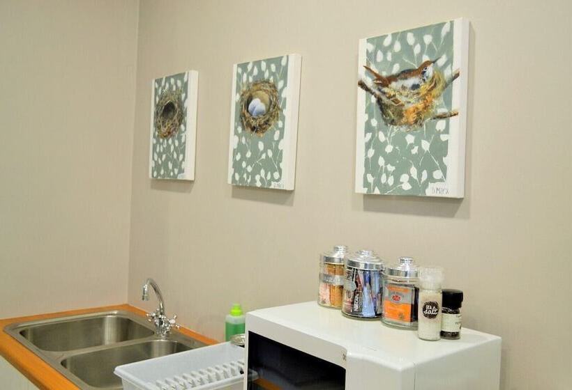 ペンション By The Way Guesthouse