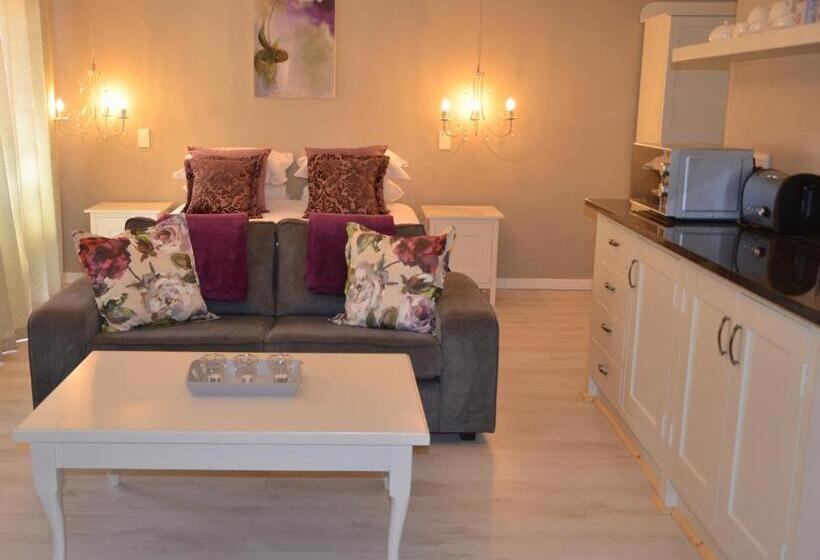 ペンション By The Way Guesthouse