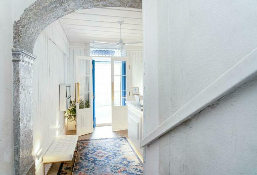 پانسیون Chiado 44