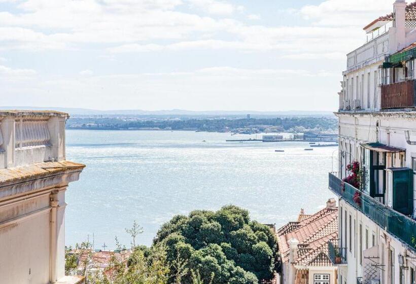 پانسیون Chiado 44