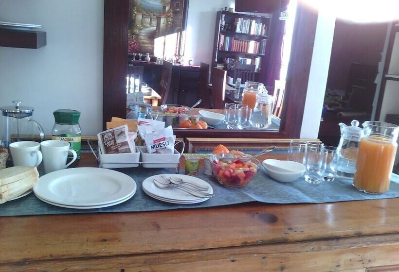 펜션 Holiday Guest House Langebaan