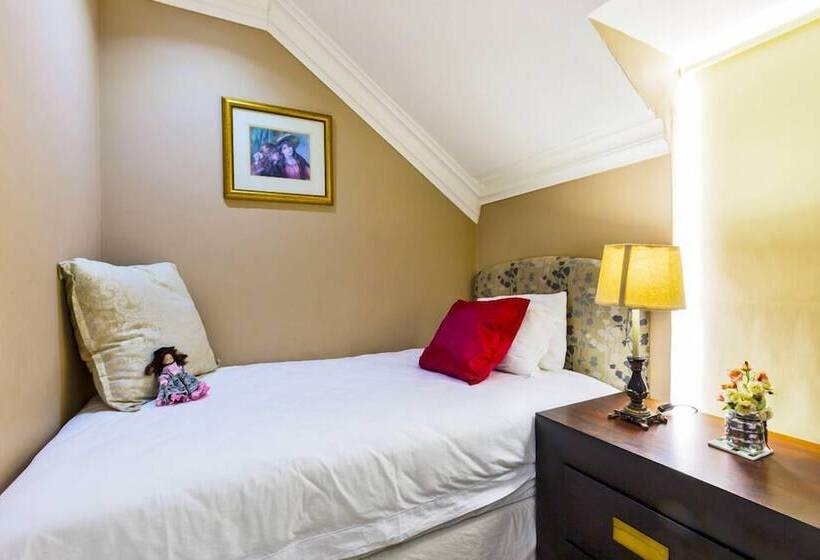 펜션 Holiday Guest House Langebaan