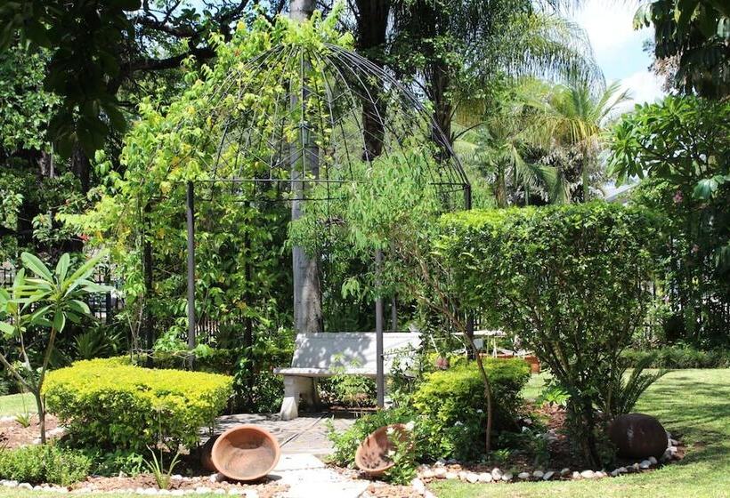 Пансион Lalamo Guest House