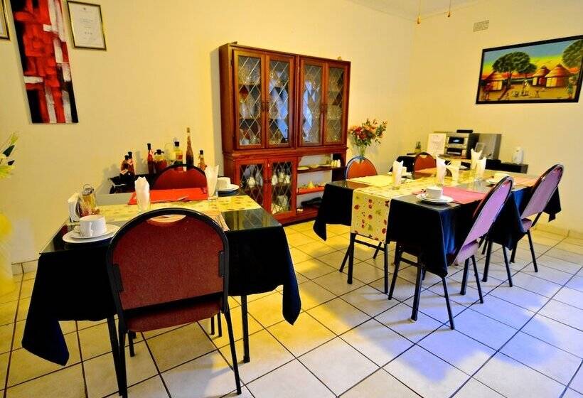 פנסיון Lalamo Guest House