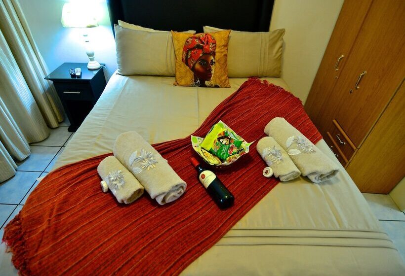 פנסיון Lalamo Guest House