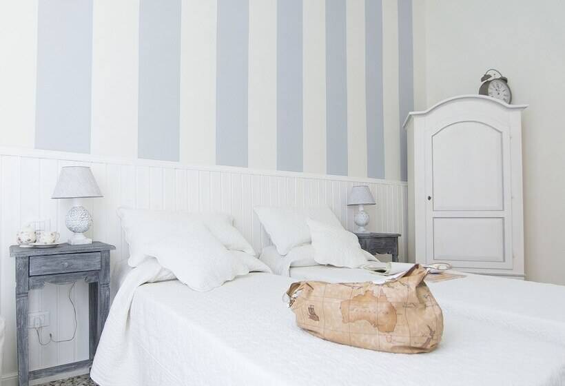 پانسیون Lungomare Rooms & Charme