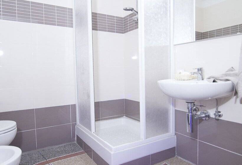 پانسیون Lungomare Rooms & Charme