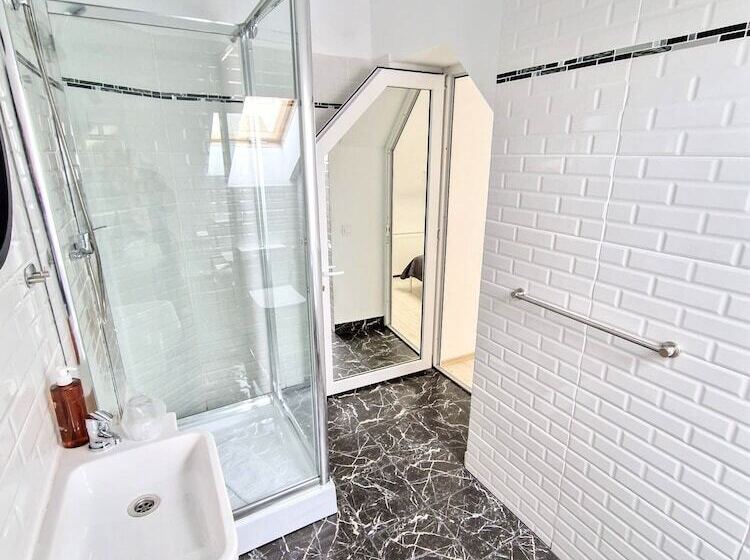 膳宿费 Main Square Apartments & More